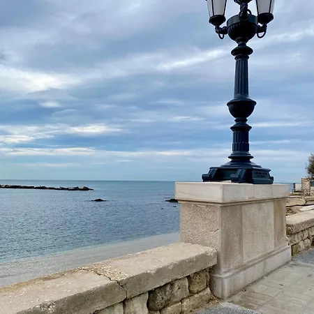 Апартаменти La Cementina Sul Mare Барі